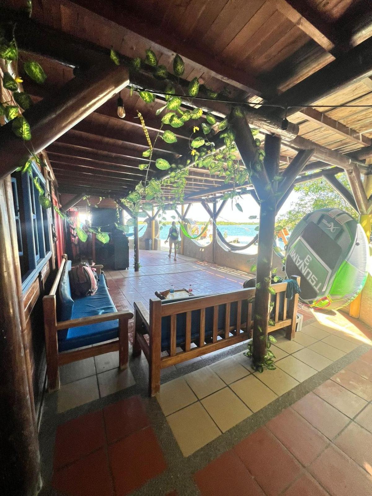 Отель El Arca Tintipan Island Экстерьер фото