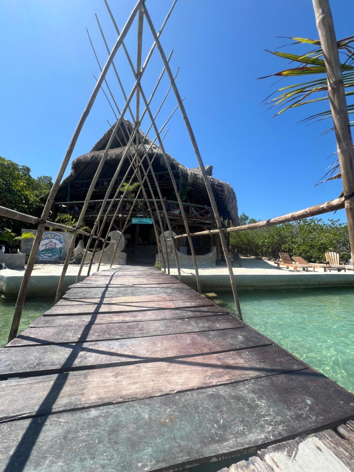 Отель El Arca Tintipan Island Экстерьер фото